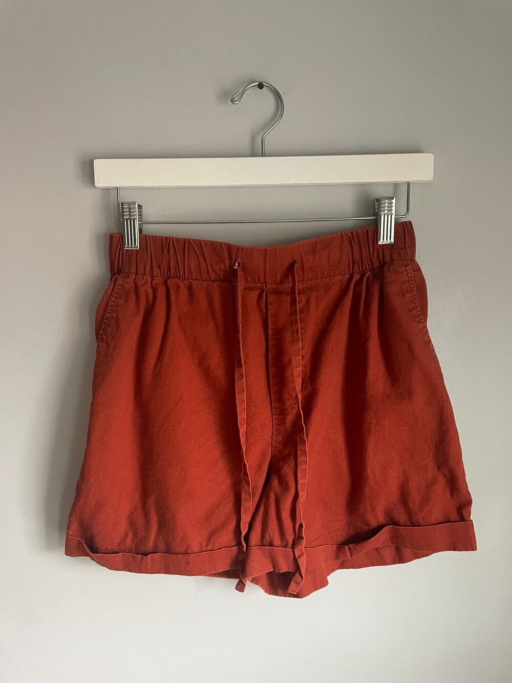 Uniqlo Cotten Linen Blend Pull on Shorts Rust Orange size Summer Capsule Minimal